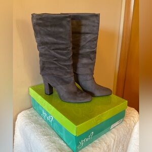 Women's Gray Suede Boots